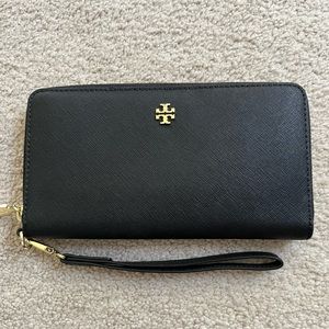 Tory Burch wristlet wallet